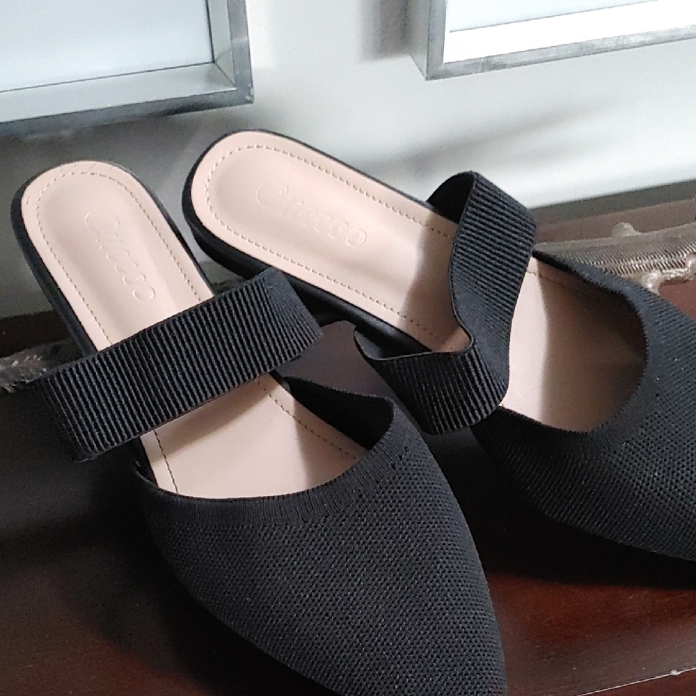 chic Women's Black Slip-On Shoes